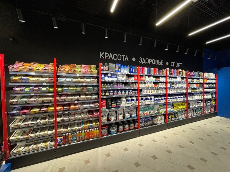 Стеллаж пристенный с передней стойкой