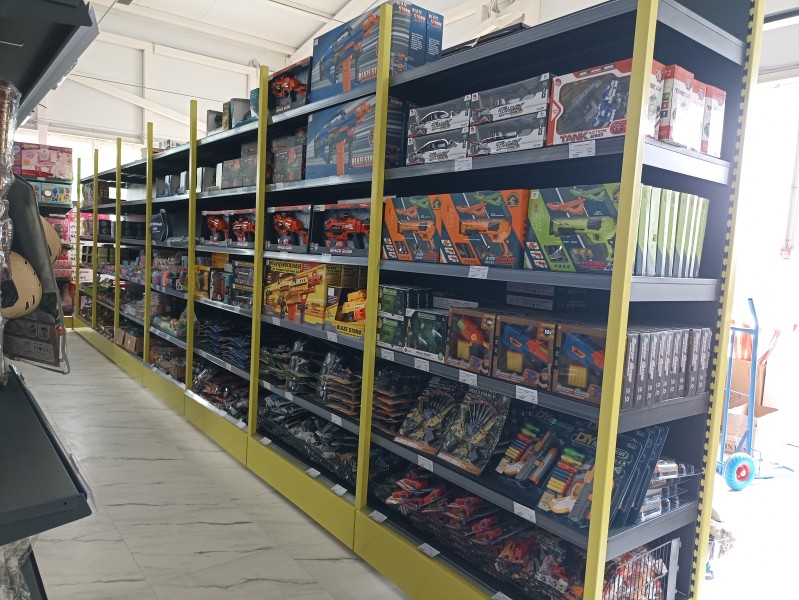 Стеллаж пристенный с передней стойкой