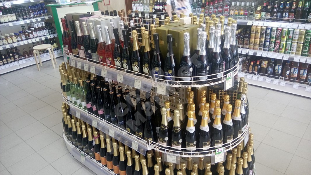 Стеллаж сетчатый островной низкий