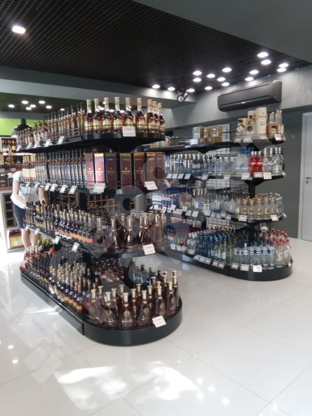 Стеллаж сетчатый островной