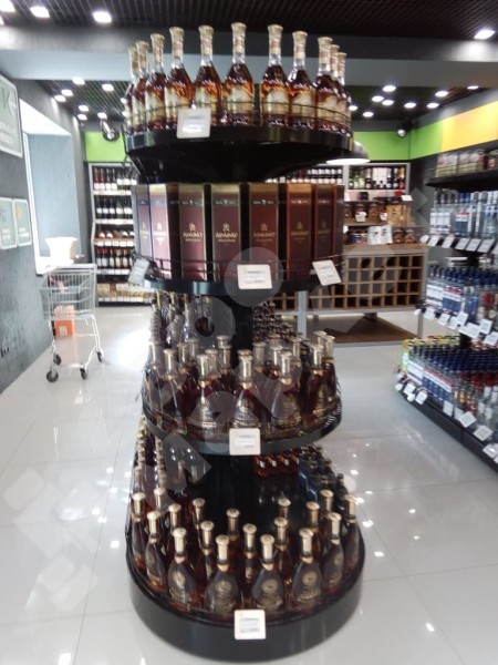 Стеллаж сетчатый островной