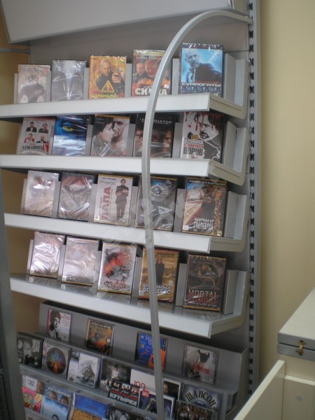 Стеллаж для продажи книг и CD/DVD дисков