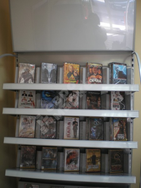 Стеллаж для продажи книг и CD/DVD дисков