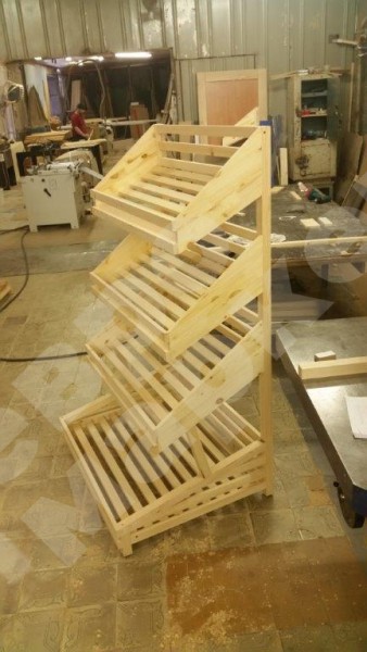 Арт. B008. Стеллаж для хлеба торцевой прямой с тремя полками EM-02.208.000 СБ