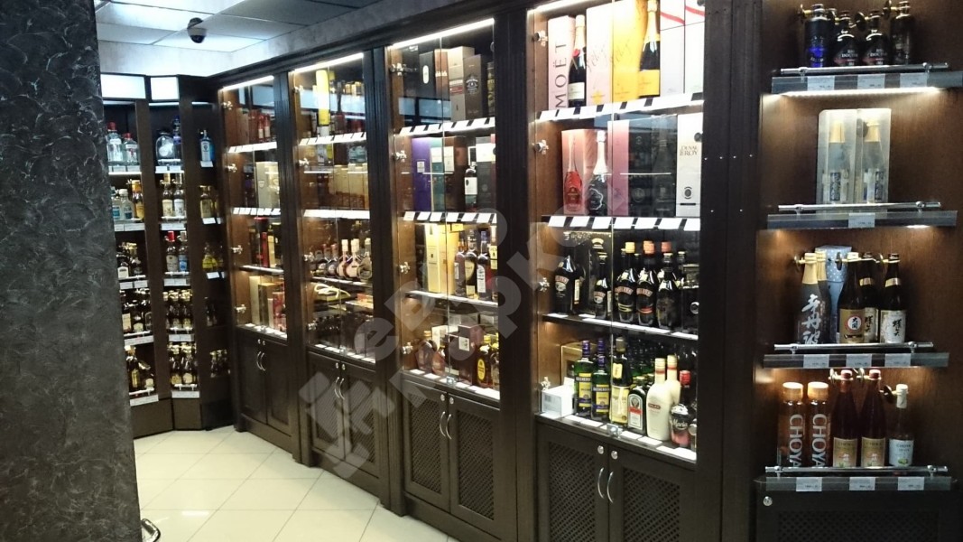 Шкаф для элитного алкоголя со стеклянными дверцами LD 001-CT