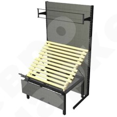 Овощной развал с деревянными рейками