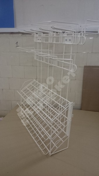 Наклонный блок 3 полки с кронштейнами 647х195х950 с блоком крючков 9шт