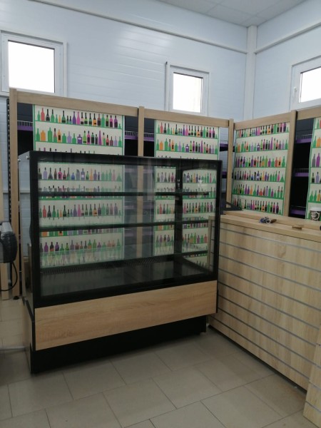 Стеллаж с передней стойкой, деревянной накладкой