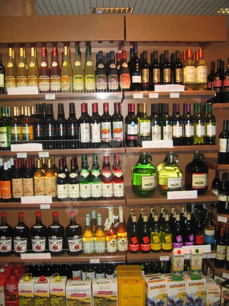 Стеллаж для вина и алкоголя с полками из ЛДСП