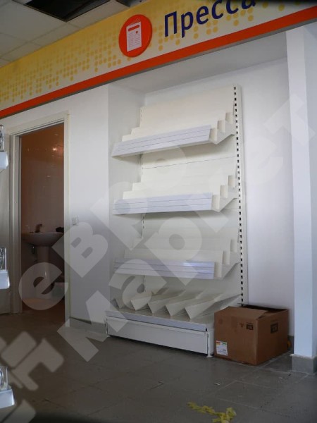 Стеллаж для торговли журналами и газетами без фриза