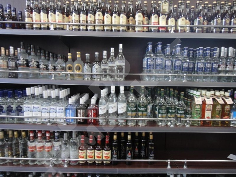 Винный стеллаж пристенный открытый