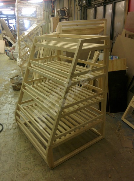 Арт. В011. Стеллаж для хлеба и багетов с тремя прямыми полками и накопителем EM-02.211.000 СБ