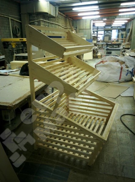 Арт. В002 Стеллаж для хлеба пристенный с двумя полками EM-02.202.000 СБ