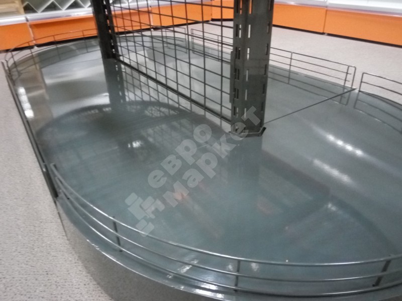 Островной стеллаж сетчатый с островными полукруглыми полками